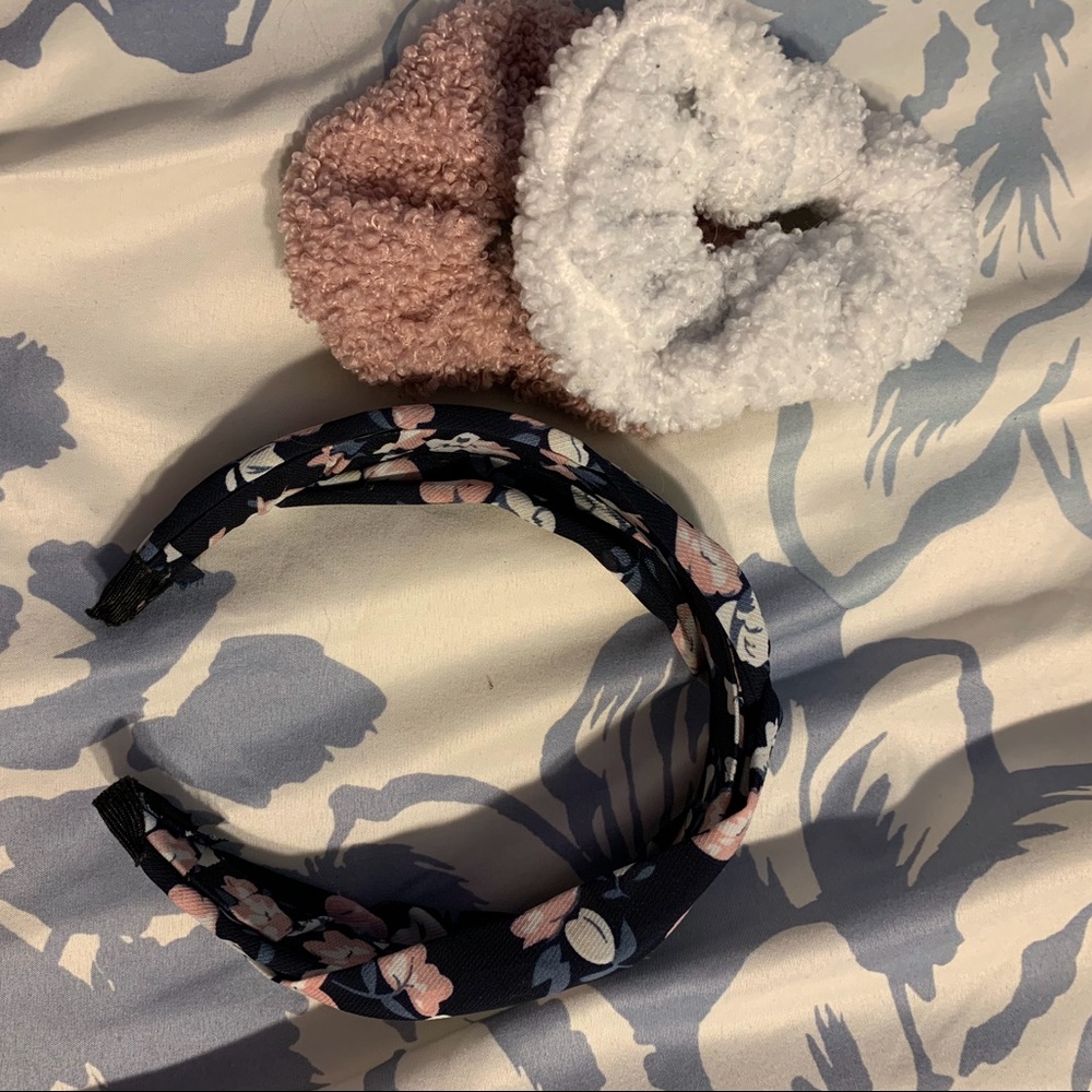 Blue Flower Headband With Two Matching Scrunchies!